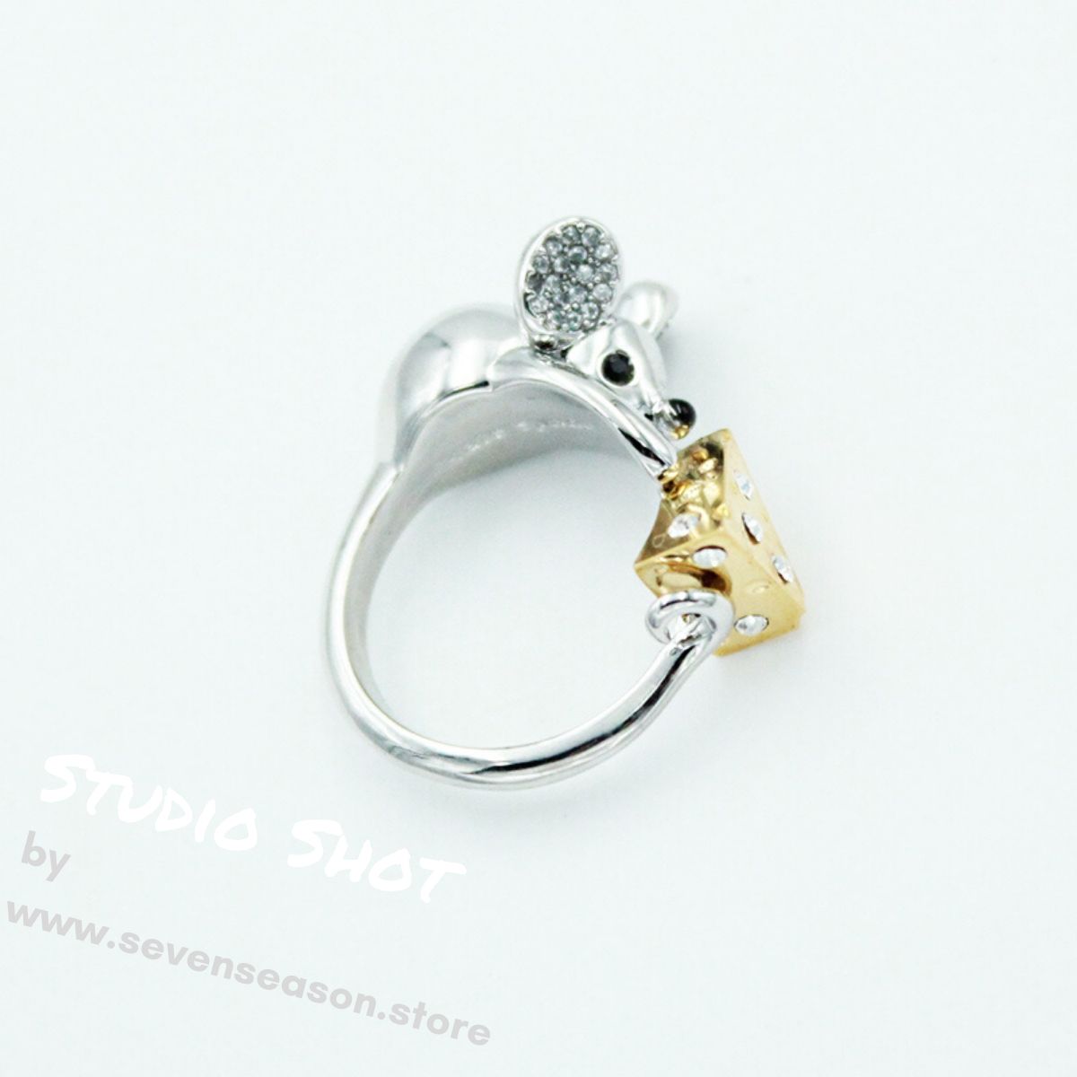 Kate spade rabbit ring top