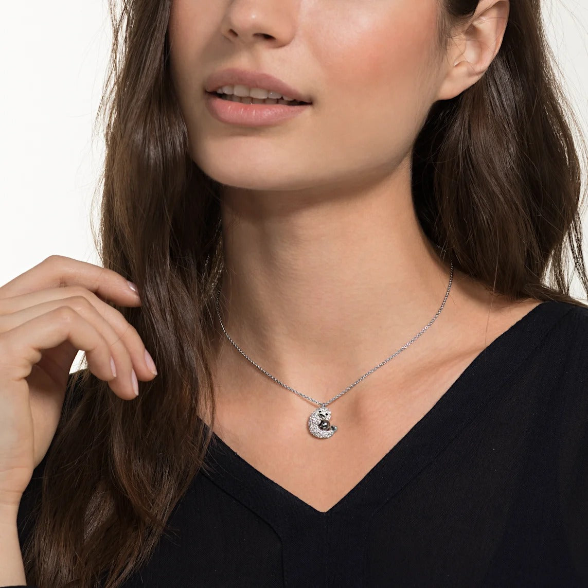 Swarovski shop seal necklace