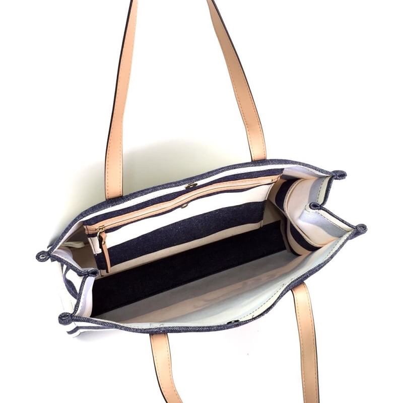 Crab Navy Blue Canvas Tote Bag - Main Image